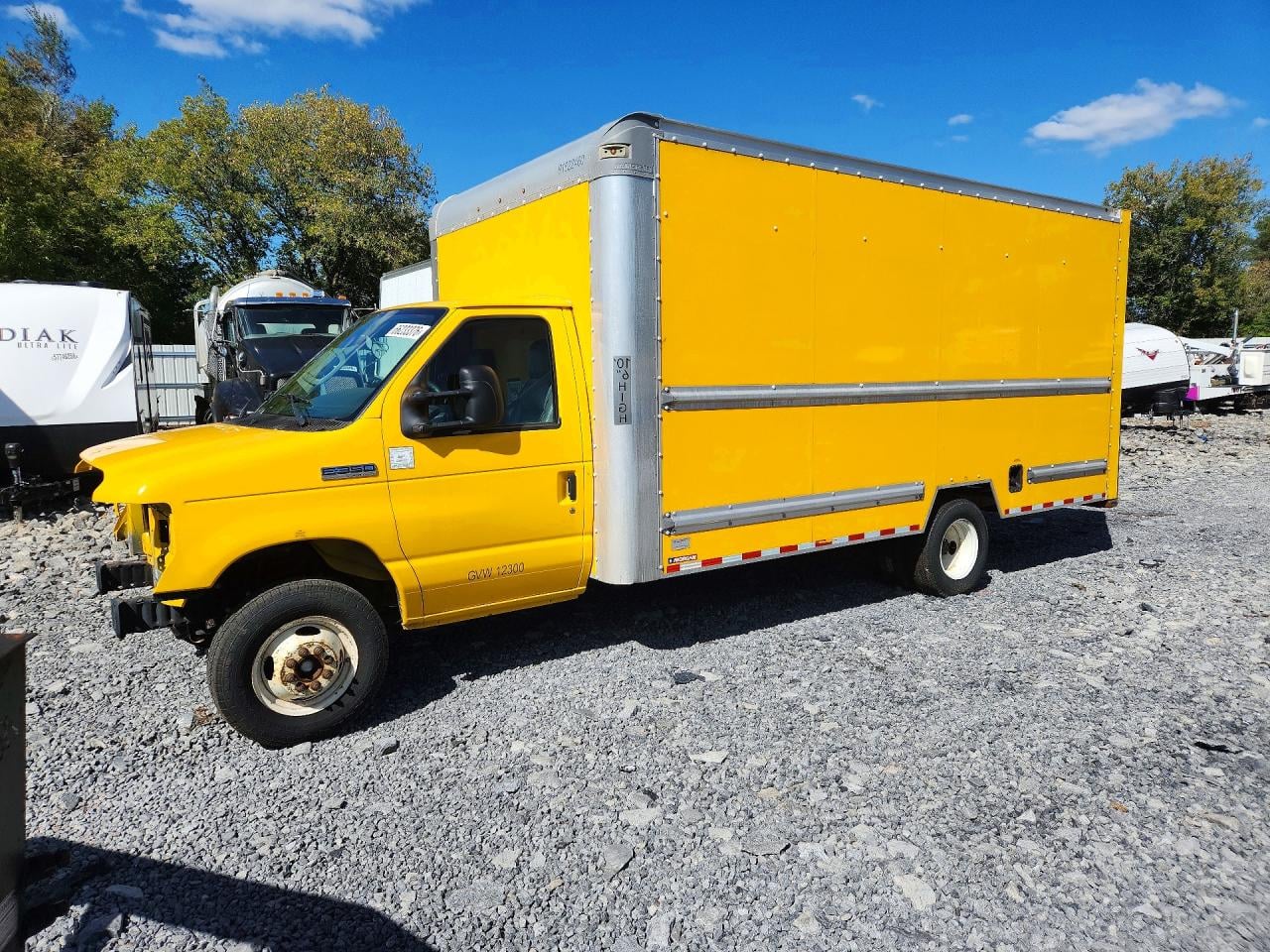 2022 FORD ECONOLINE BOX TRUCK | 1FDWE3FNXNDC11895 | UPCARS