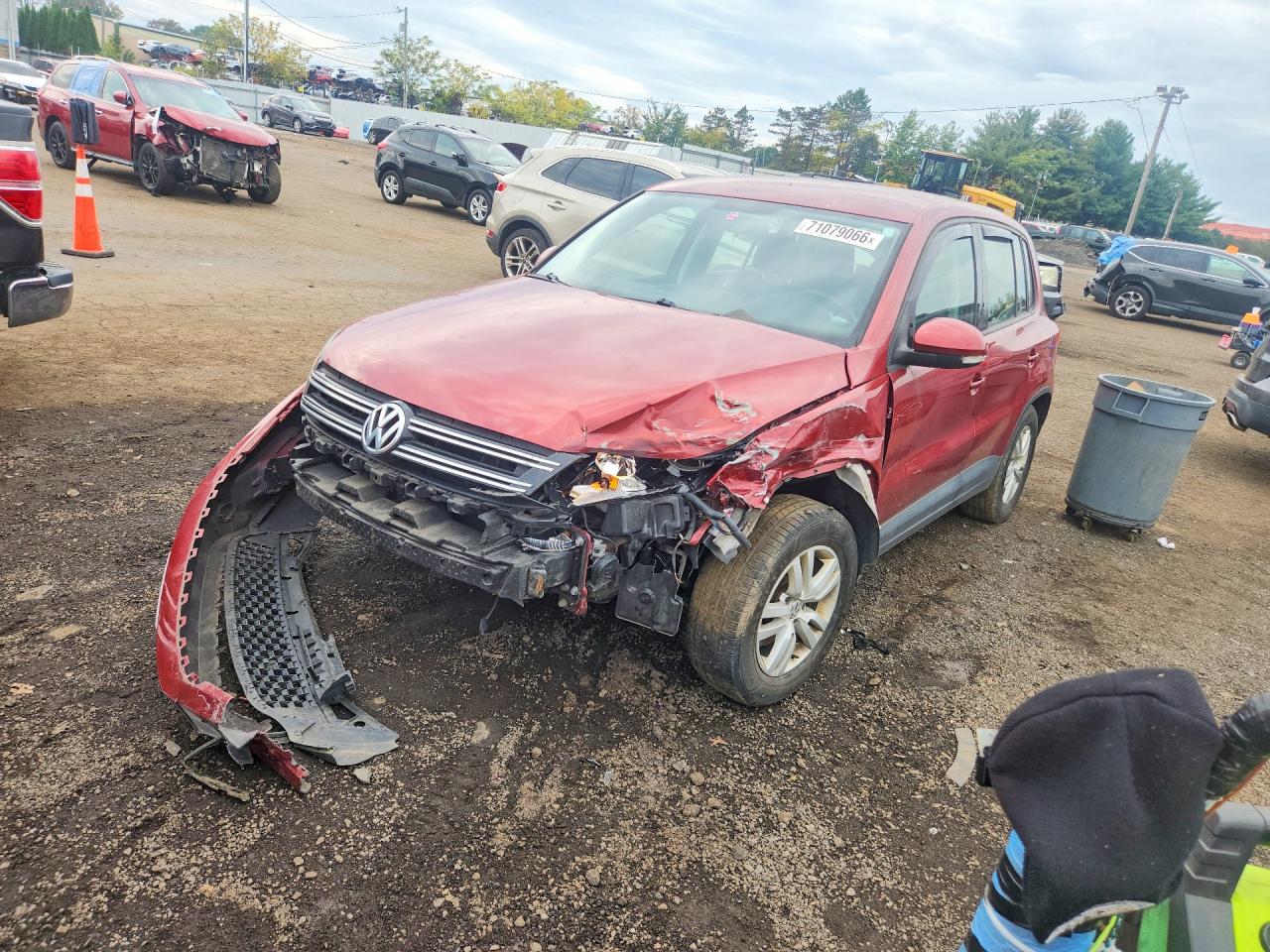 2013 VOLKSWAGEN TIGUAN S | WVGBV3AX8DW070450 | UPCARS