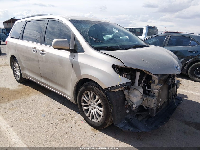 2015 TOYOTA SIENNA XLE 8 PASSENGER | 5TDYK3DC8FS573107 | UPCARS