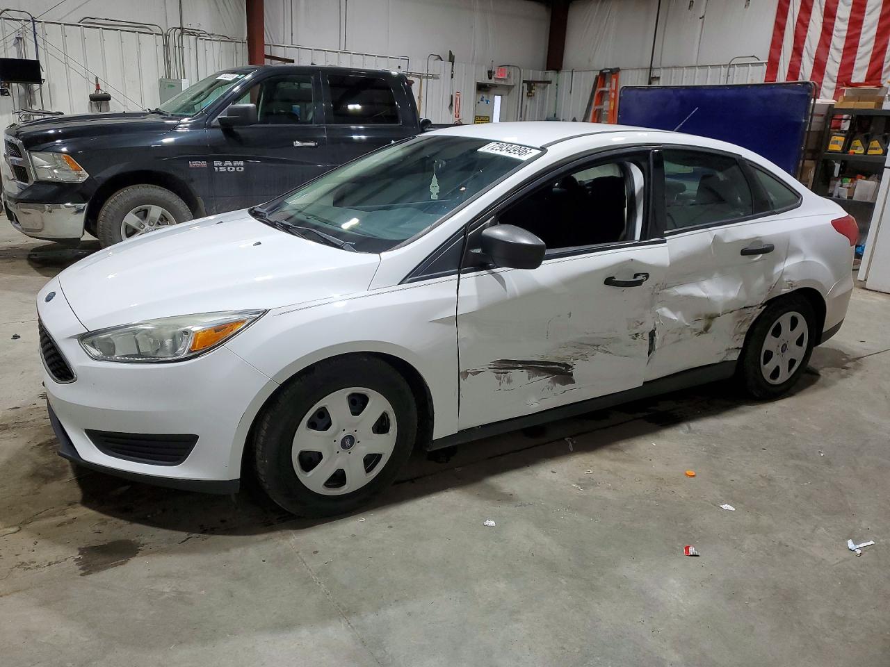 2015 FORD FOCU S | 1FADP3E23FL315221 | UPCARS