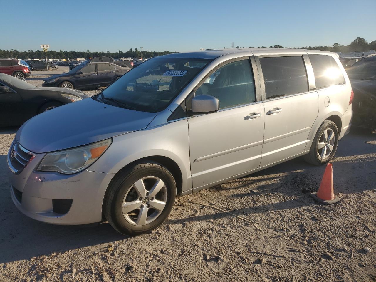 2010 VOLKSWAGEN ROUTAN SE | 2V4RW3D14AR246072 | UPCARS