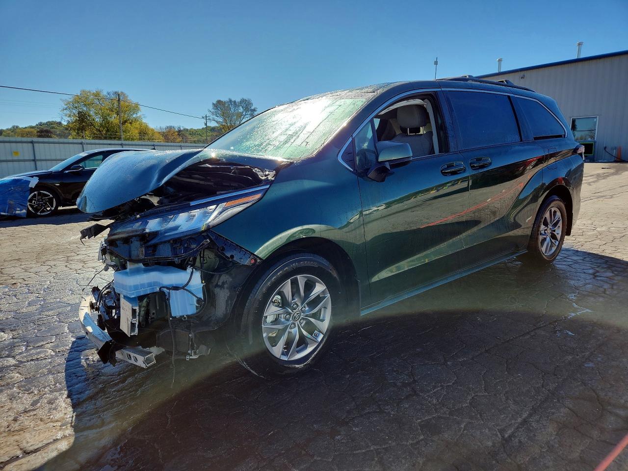 2023 TOYOTA SIENNA LE | 5TDKRKEC7PS171557 | UPCARS