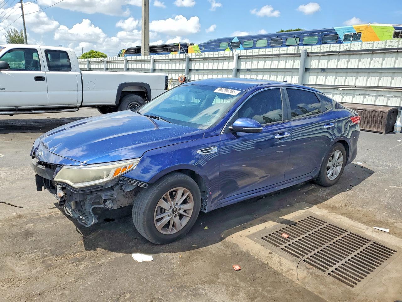 2018 KIA OPTIMA LX | 5XXGT4L35JG214422 | UPCARS