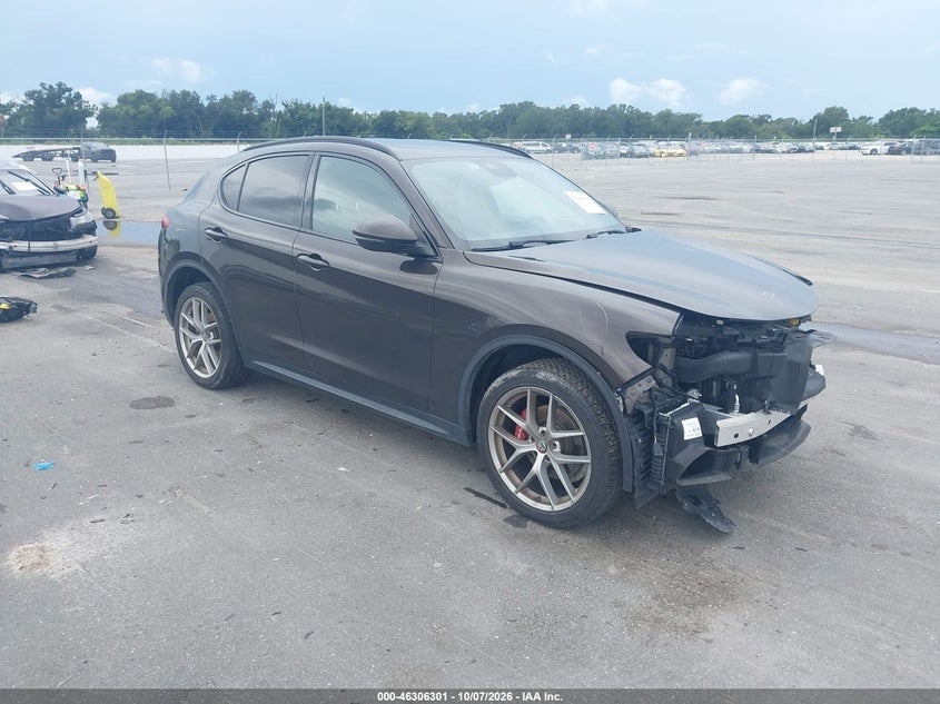2018 ALFA ROMEO STELVIO TI SPORT AWD | ZASFAKNN2J7B72943 | UPCARS