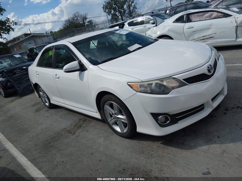 2014 TOYOTA CAMRY SE | 4T1BF1FK6EU305794 | UPCARS
