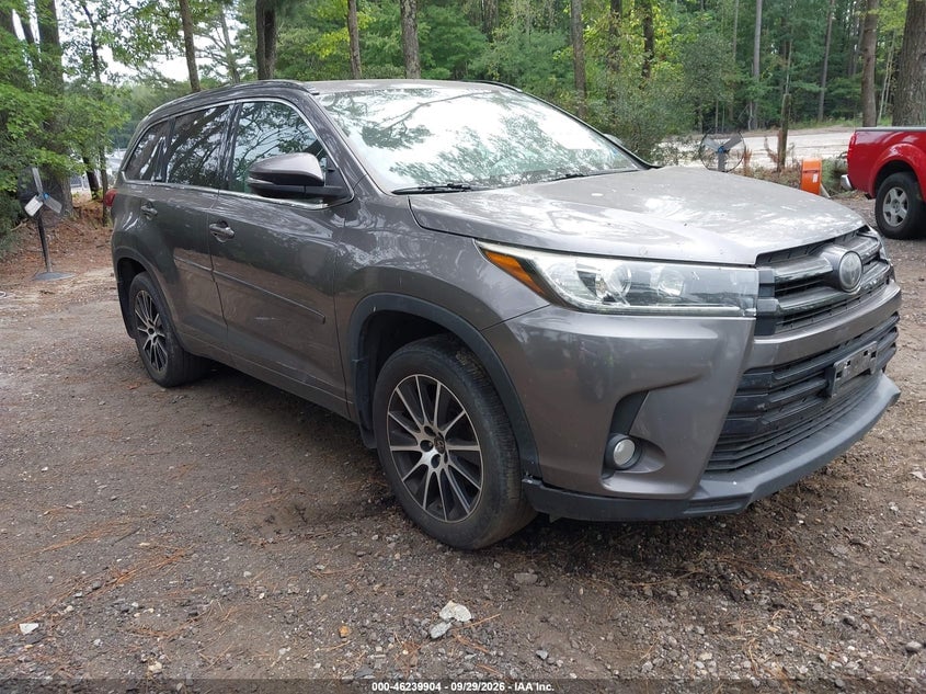 2017 TOYOTA HIGHLANDER SE | 5TDJZRFH2HS456294 | UPCARS