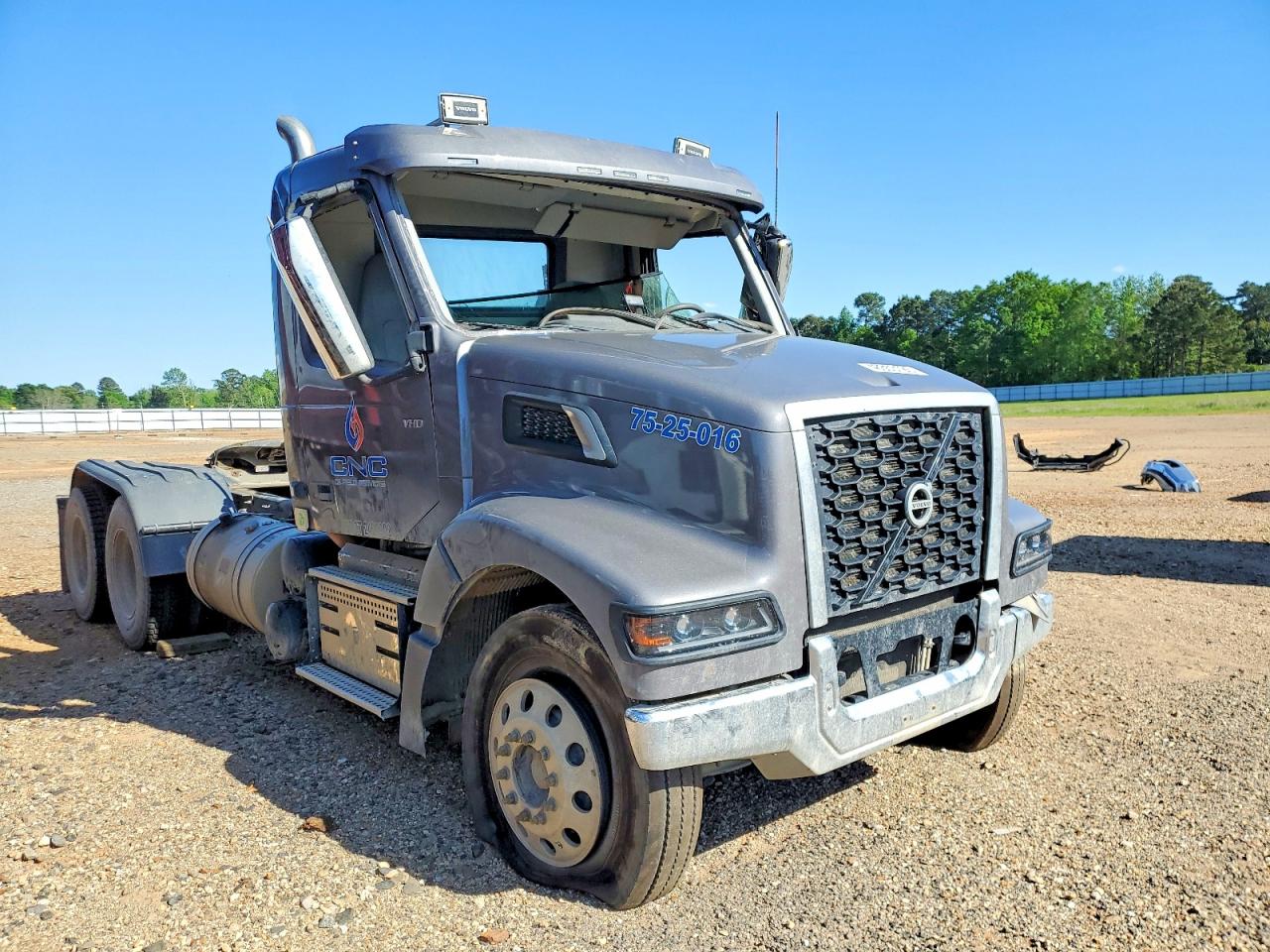 2025 VOLVO VN SEMI TRUCK | 4V4KC9EH7SN678404 | UPCARS