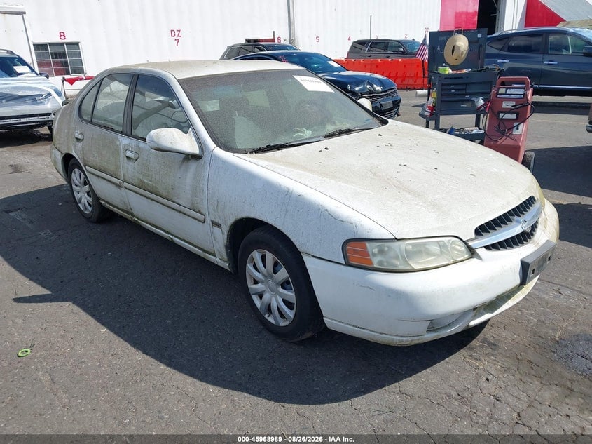 2001 NISSAN ALTIMA GXE | 1N4DL01D91C210483 | UPCARS