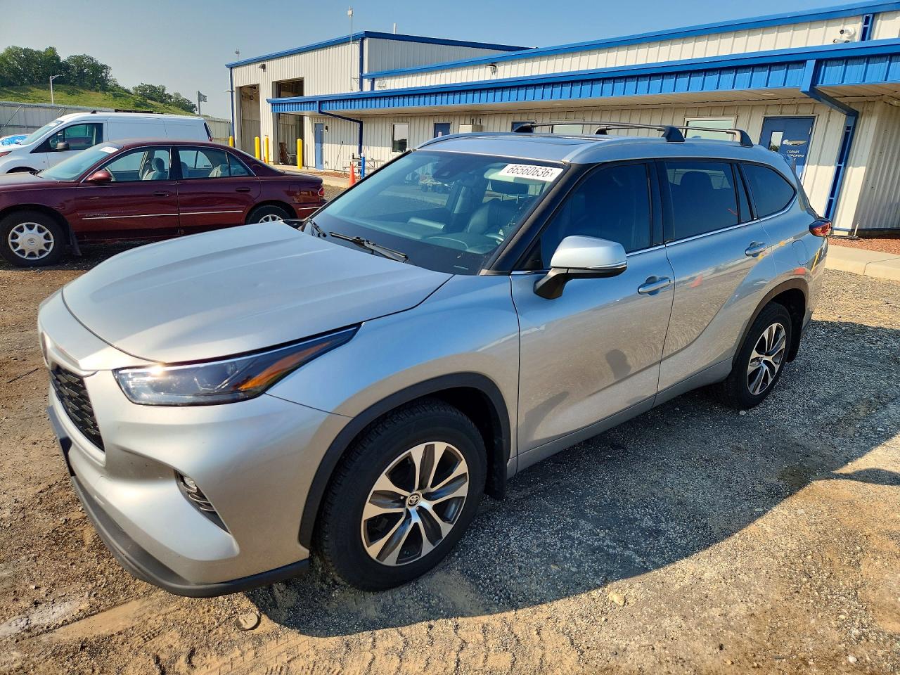 2022 TOYOTA HIGHLANDER XLE | 5TDGZRBH1NS561131 | UPCARS
