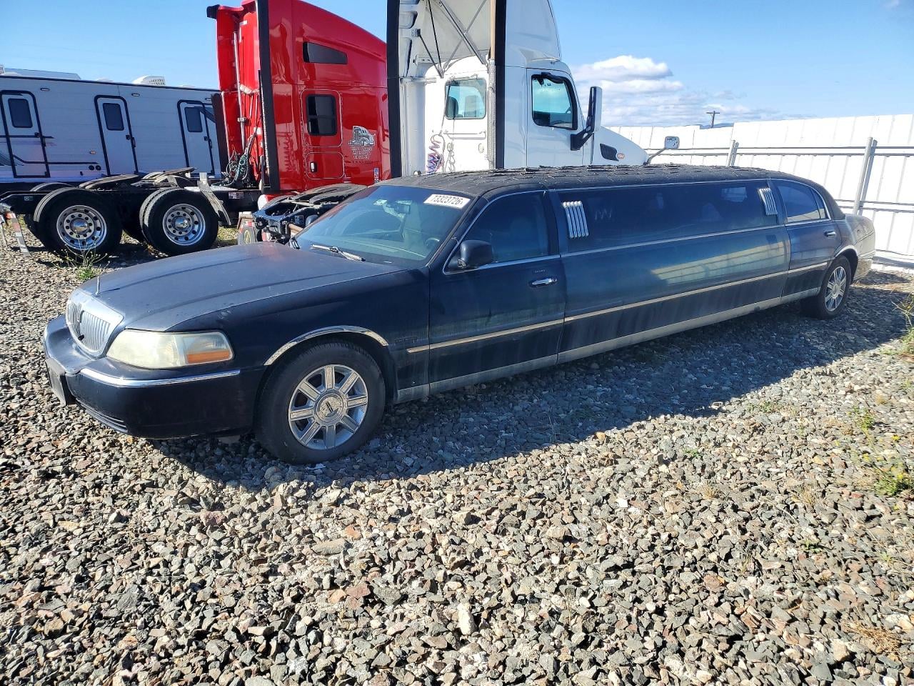 2007 LINCOLN TOWNCAR EXECUTIVE | 1L1FM88W37Y601305 | UPCARS