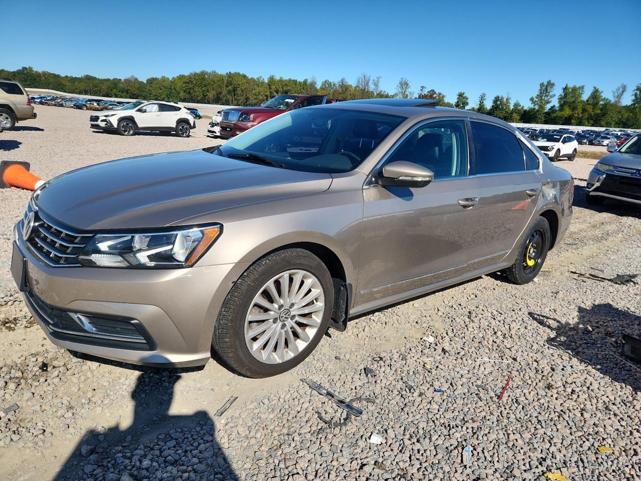 2016 VOLKSWAGEN PASSAT SE | 1VWBT7A30GC013161 | UPCARS