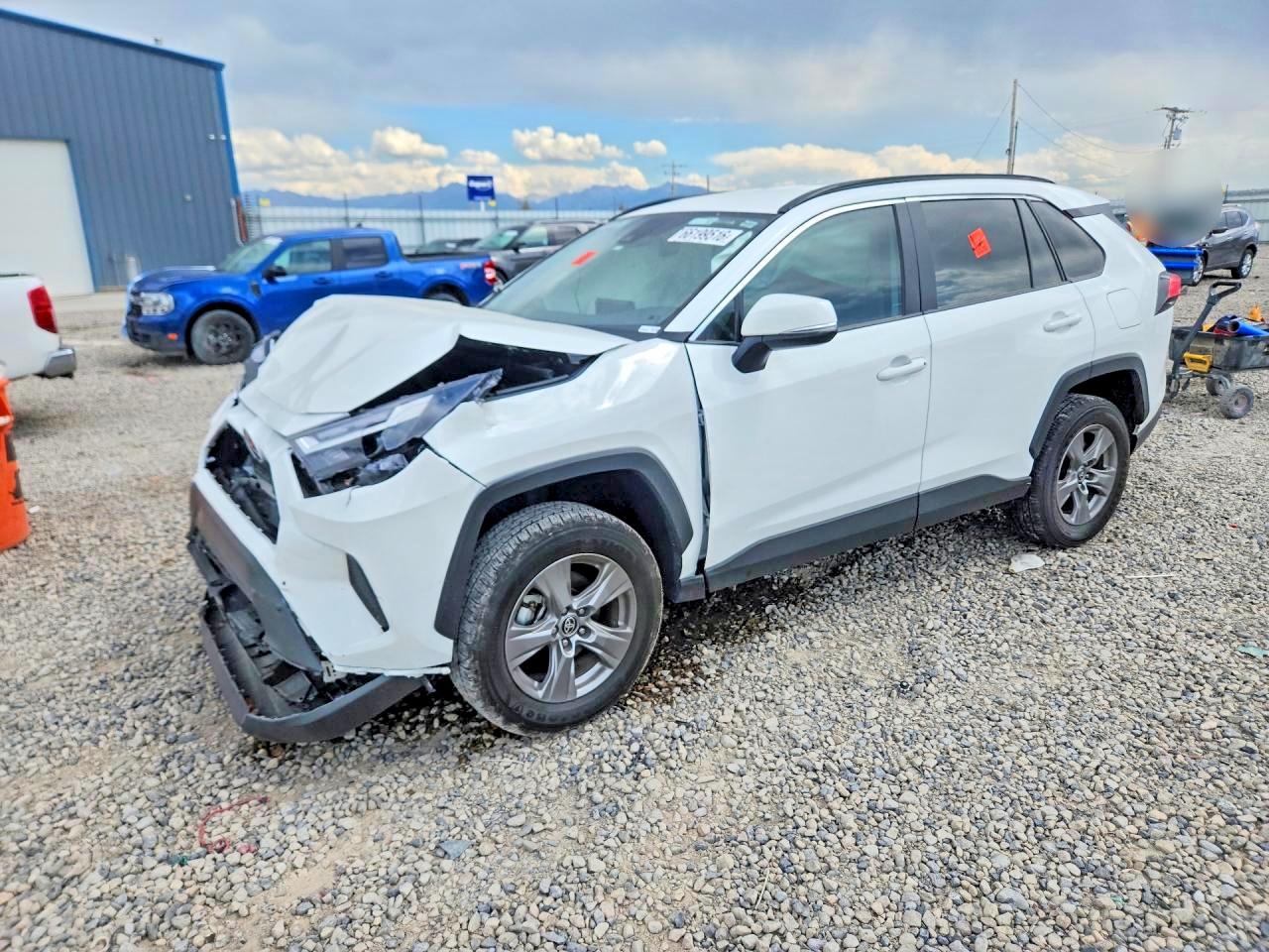 2025 TOYOTA RAV4 XLE | 2T3P1RFV2SW601203 | UPCARS
