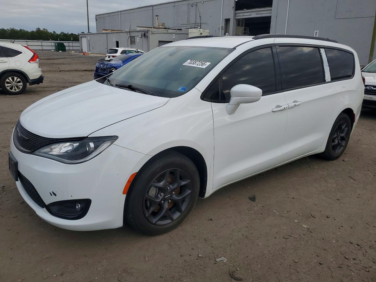 2018 CHRYSLER PACIFICA TOURING L | 2C4RC1BG7JR261809 | UPCARS