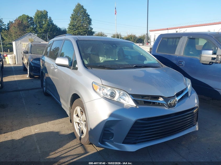 2018 TOYOTA SIENNA LE 8 PASSENGER | 5TDKZ3DCXJS942060 | UPCARS