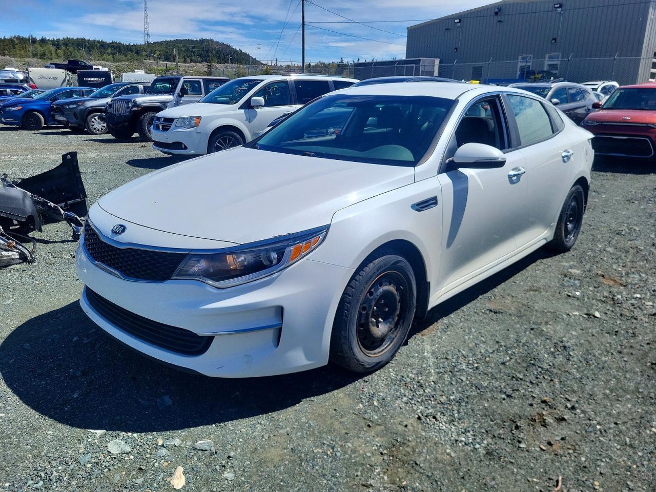2018 KIA OPTIMA LX | 5XXGT4L35JG211651 | UPCARS