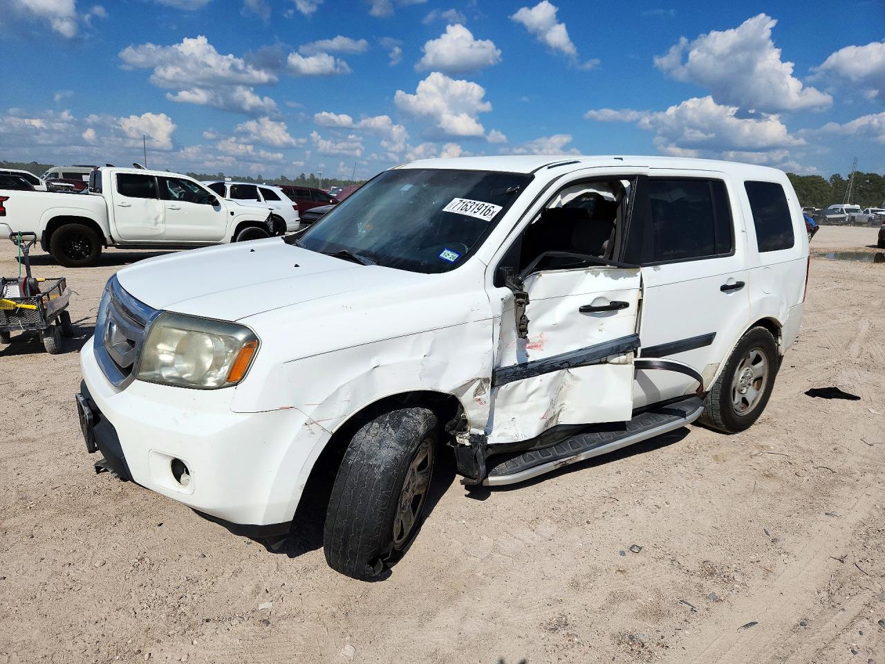 2011 HONDA PILOT LX | 5FNYF4H29BB103257 | UPCARS