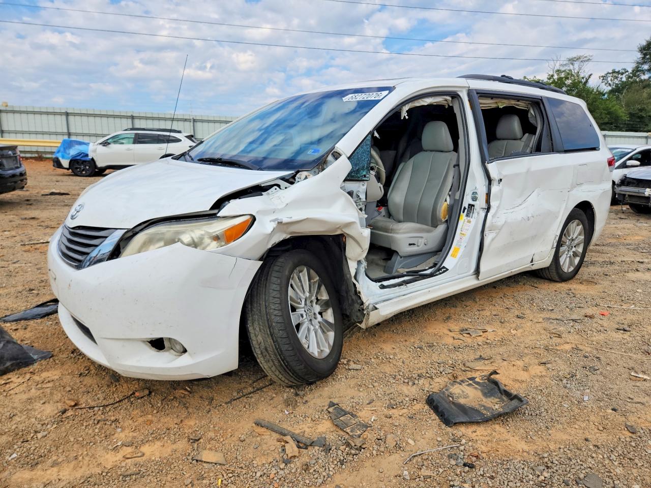 2013 TOYOTA SIENNA XLE | 5TDDK3DCXDS056337 | UPCARS