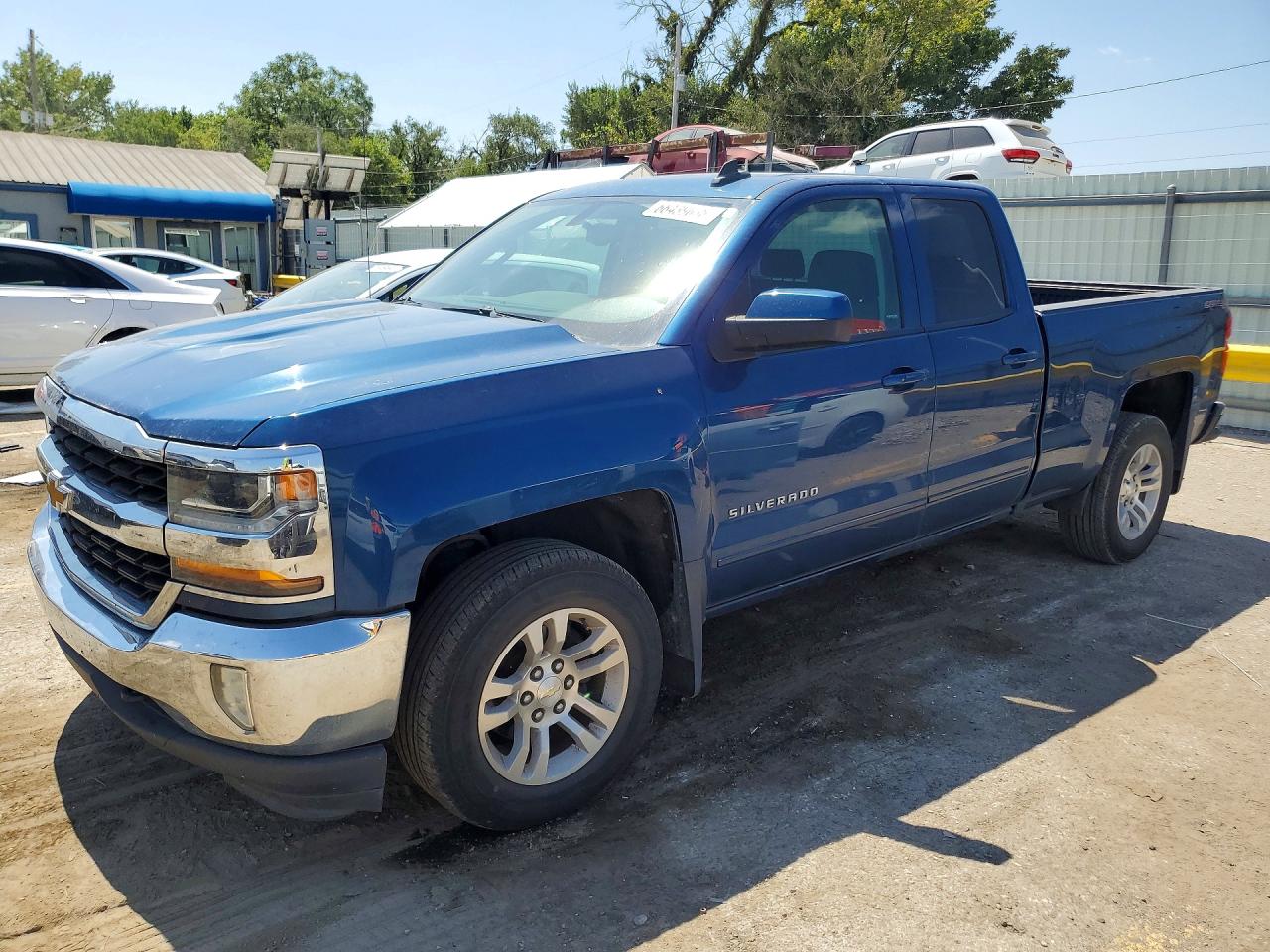 2017 CHEVROLET SILVERADO K1500 LT | 1GCVKREH3HZ250858 | UPCARS