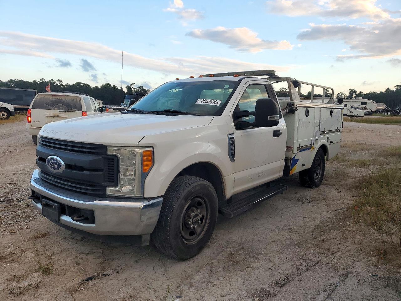 2017 FORD F350 SUPER DUTY | 1FDRF3E68HEE58724 | UPCARS