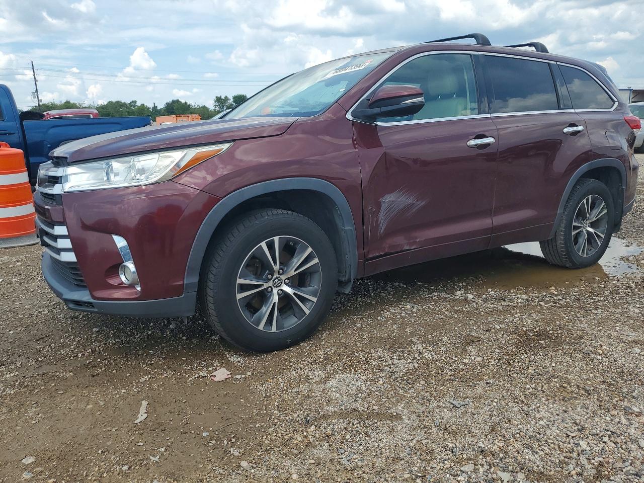 2017 TOYOTA HIGHLANDER LE PLUS | 5TDBZRFH7HS386201 | UPCARS