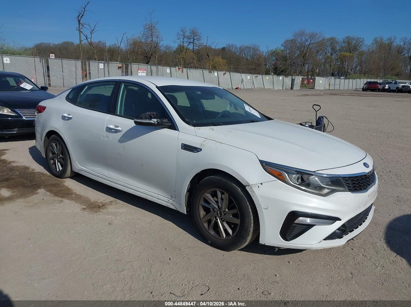 2020 KIA OPTIMA LX | 5XXGT4L30LG386361 | UPCARS