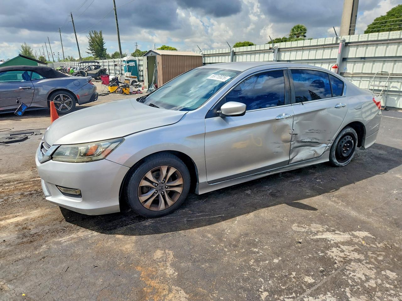 2015 HONDA ACCORD LX | 1HGCR2F32FA102341 | UPCARS