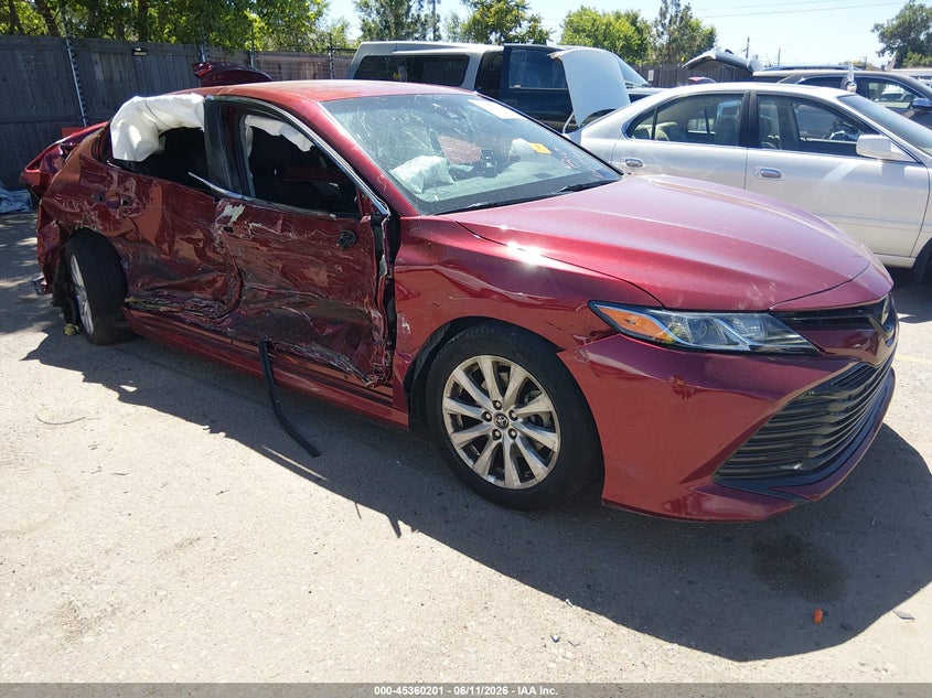 2018 TOYOTA CAMRY LE | 4T1B11HK5JU585990 | UPCARS