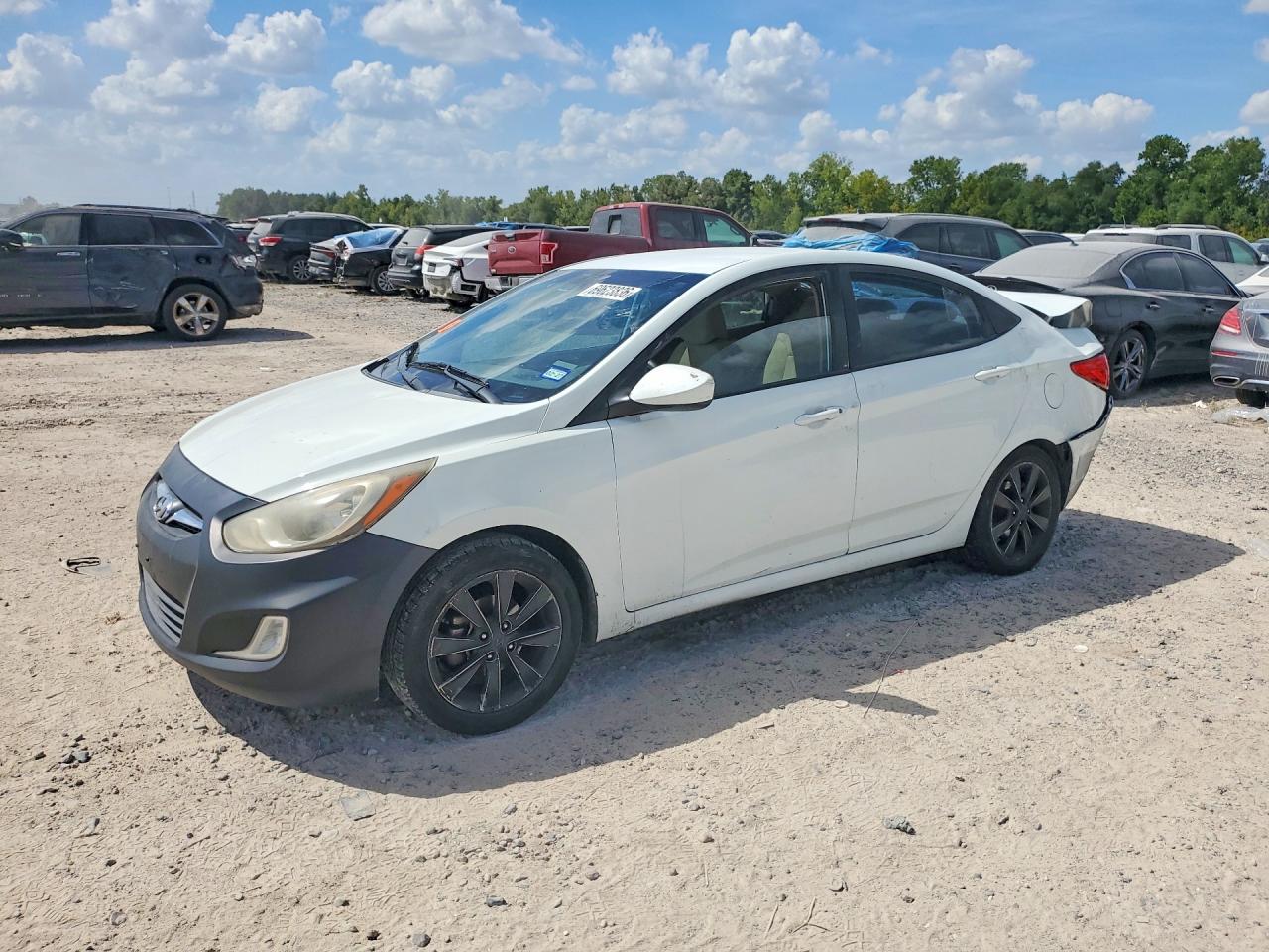 2013 HYUNDAI ACCENT GLS | KMHCU4AE5DU572727 | UPCARS