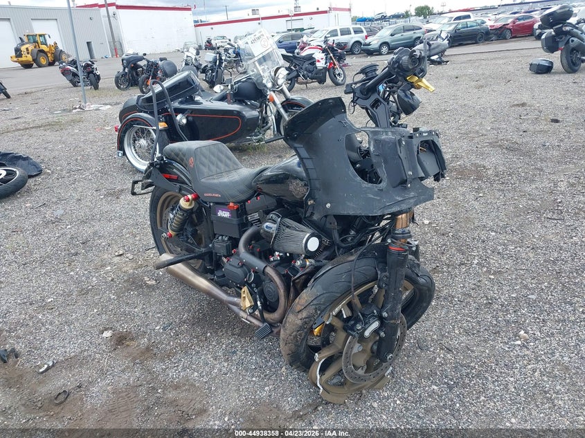 2017 HARLEY-DAVIDSON FXDLS | 1HD1GS81XHC321142 | UPCARS