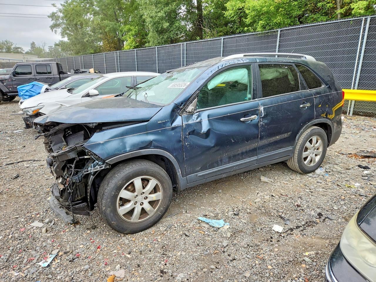 2012 KIA SORENTO LX | 5XYKT3A67CG191743 | UPCARS