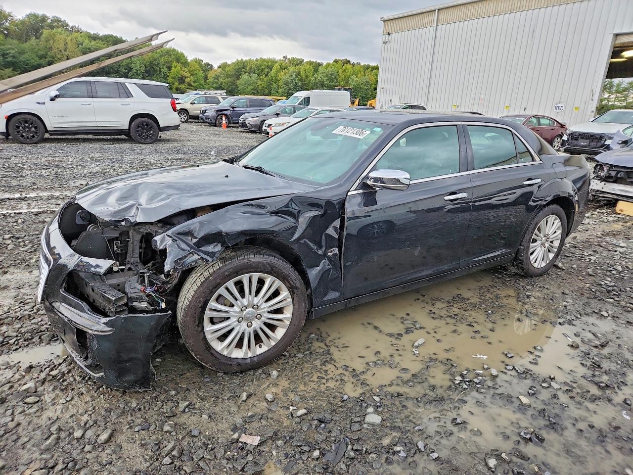 2014 CHRYSLER 300 | 2C3CCAKT2EH183880 | UPCARS