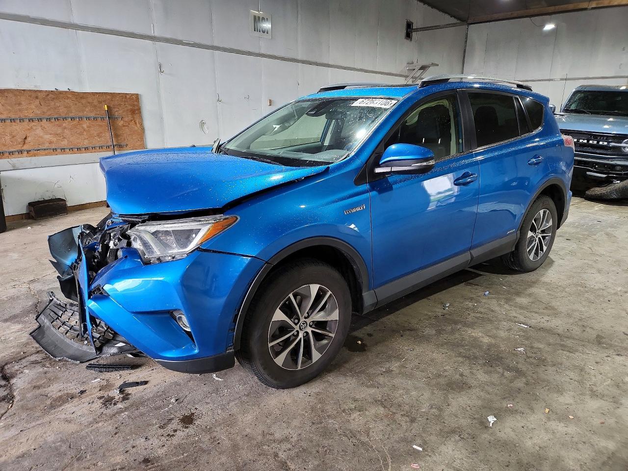 2018 TOYOTA RAV4 XLE | JTMRJREV4JD182440 | UPCARS