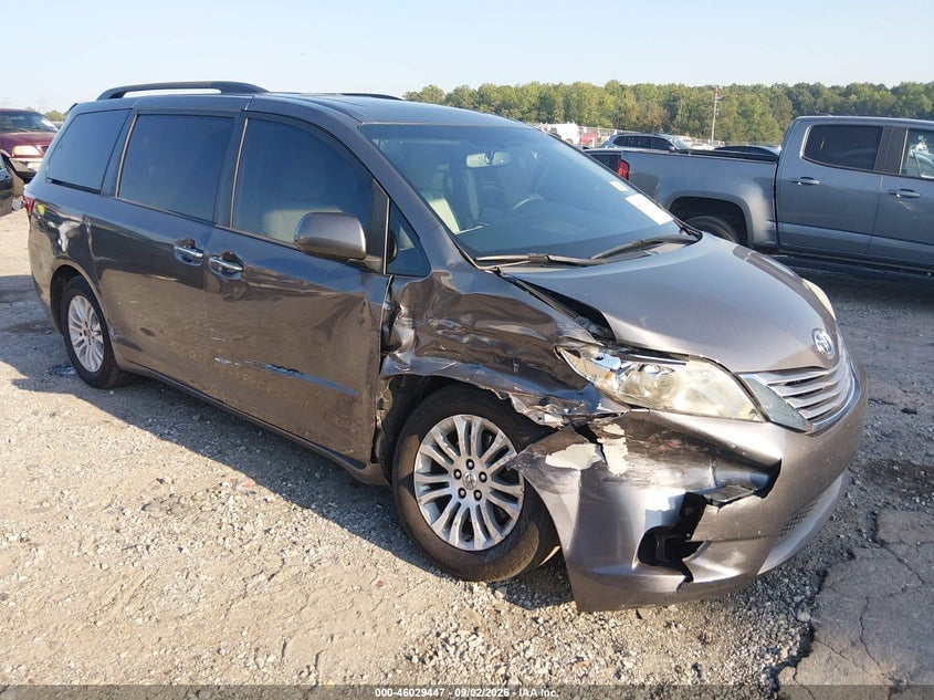 2017 TOYOTA SIENNA XLE 8 PASSENGER | 5TDYZ3DC1HS865292 | UPCARS