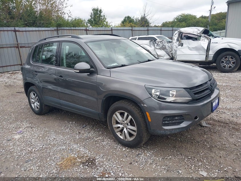2016 VOLKSWAGEN TIGUAN S | WVGBV7AX2GW604540 | UPCARS