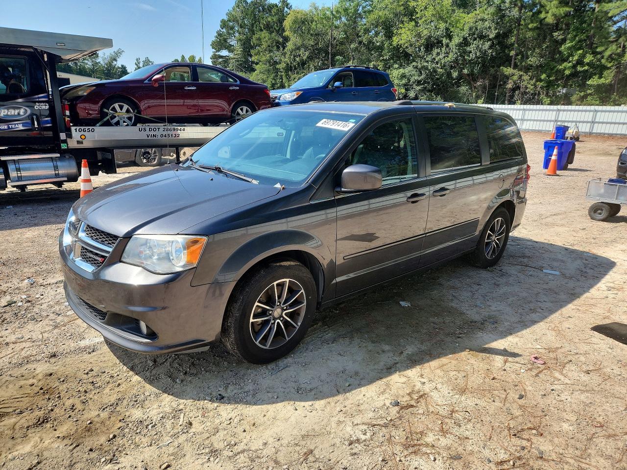 2017 DODGE CARAVAN SXT | 2C4RDGCG4HR547268 | UPCARS