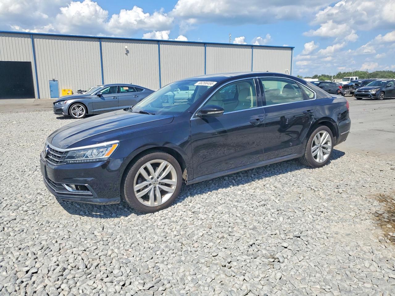 2018 VOLKSWAGEN PASSAT SE | 1VWBA7A30JC032774 | UPCARS