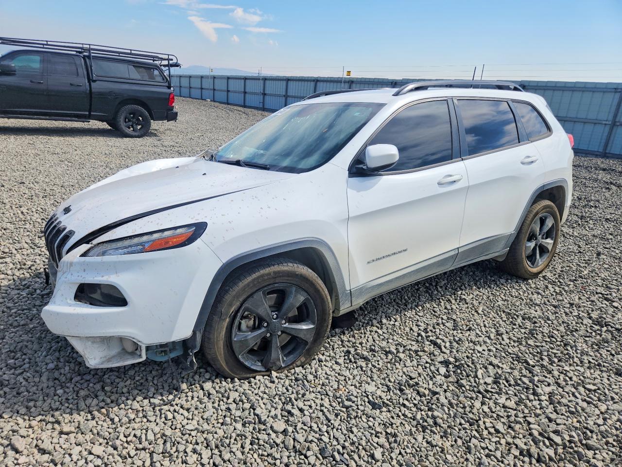 2018 JEEP CHEROKEE LATITUDE | 1C4PJMCX0JD602757 | UPCARS