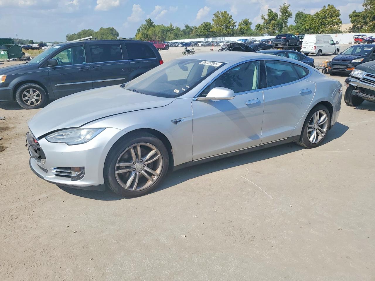 2014 TESLA MODEL S | 5YJSA1H13EFP53152 | UPCARS