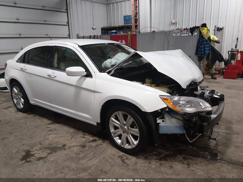 2011 CHRYSLER 200 TOURING | 1C3BC1FB0BN613101 | UPCARS