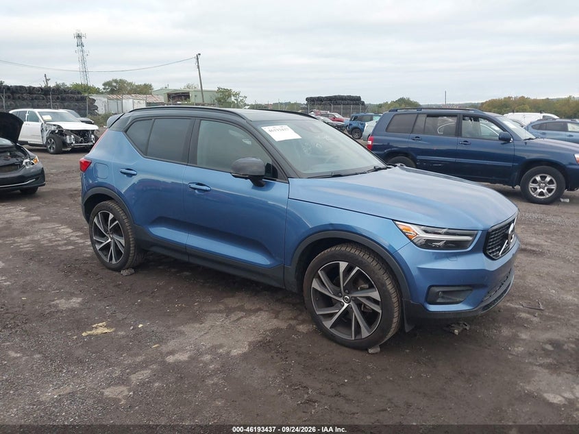 2021 VOLVO XC40 T5 R-DESIGN | YV4162UMXM2405608 | UPCARS