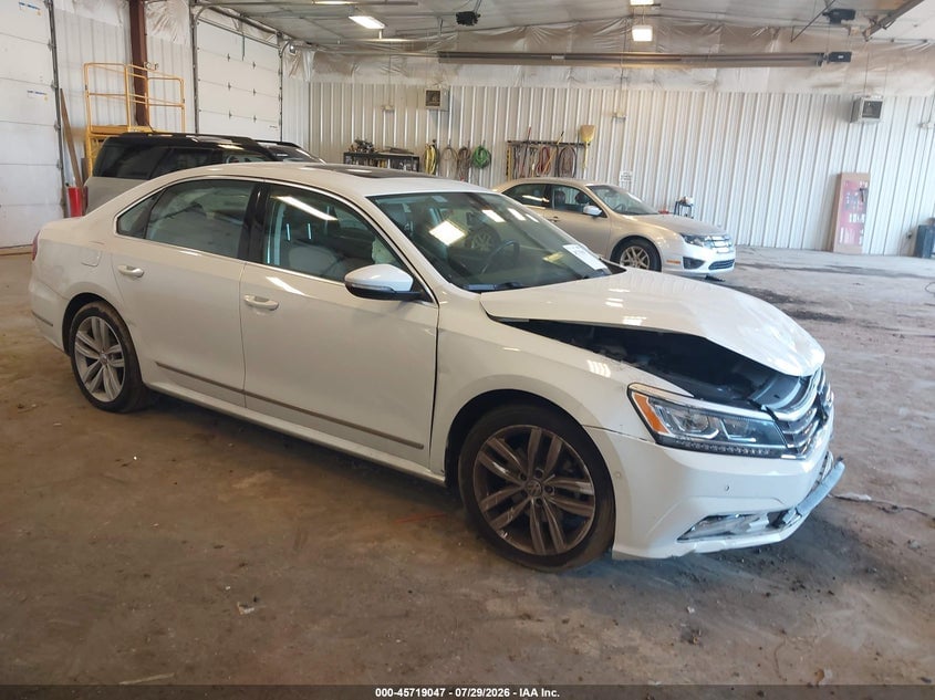 2018 VOLKSWAGEN PASSAT 2.0T SEL PREMIUM | 1VWCA7A32JC014703 | UPCARS