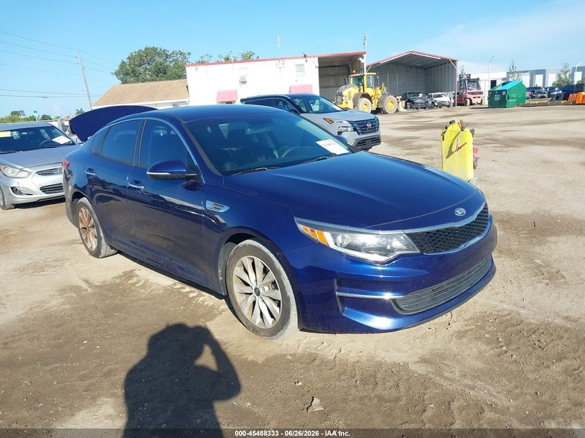 2018 KIA OPTIMA LX | 5XXGT4L36JG263645 | UPCARS