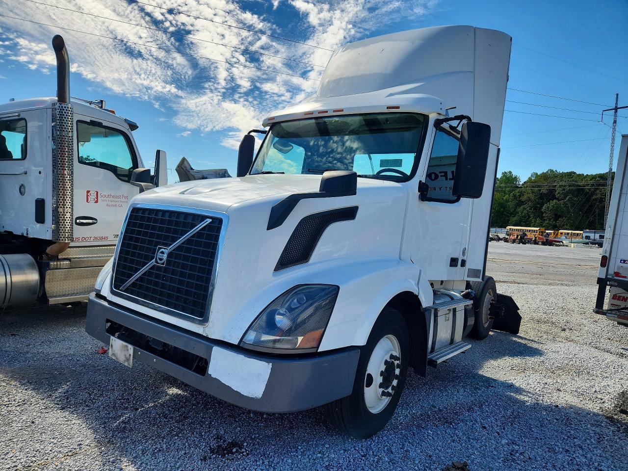 2017 VOLVO VN SEMI TRUCK | 4V4N39TG5HN988101 | UPCARS