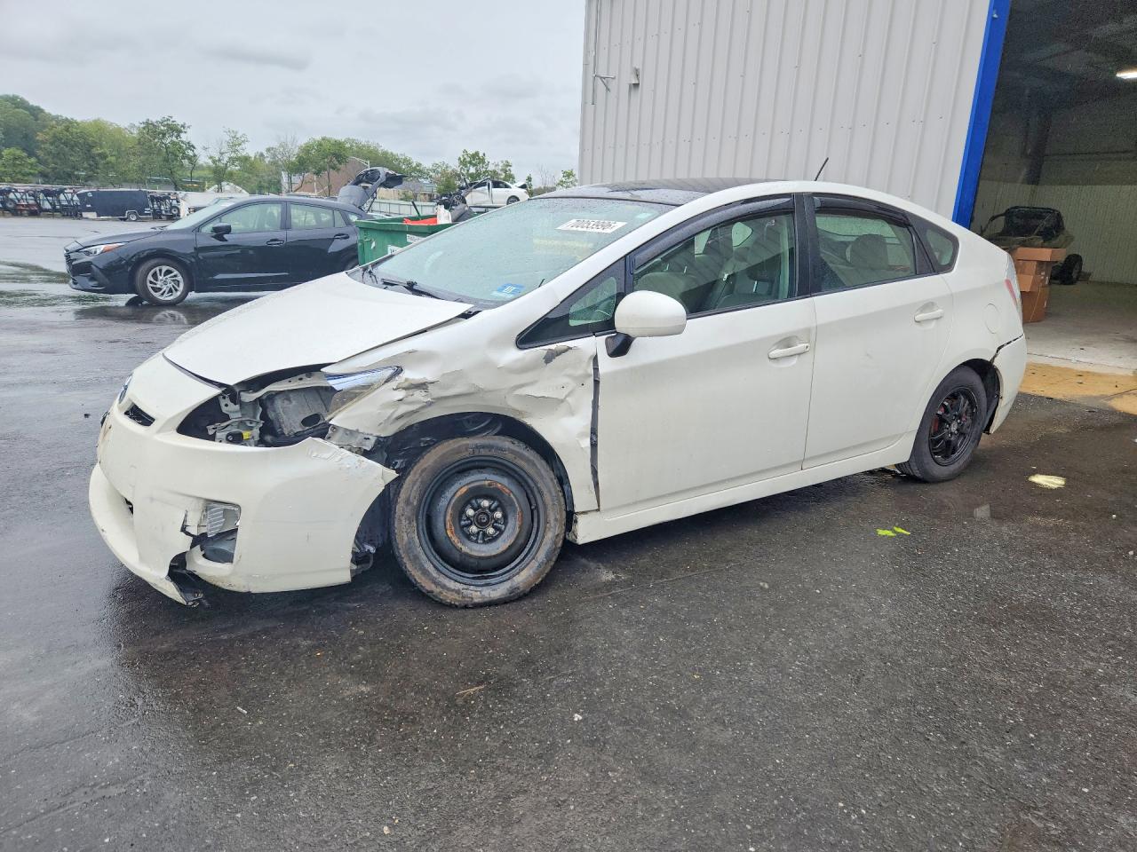 2011 TOYOTA PRIUS FOUR | JTDKN3DU3B0290763 | UPCARS