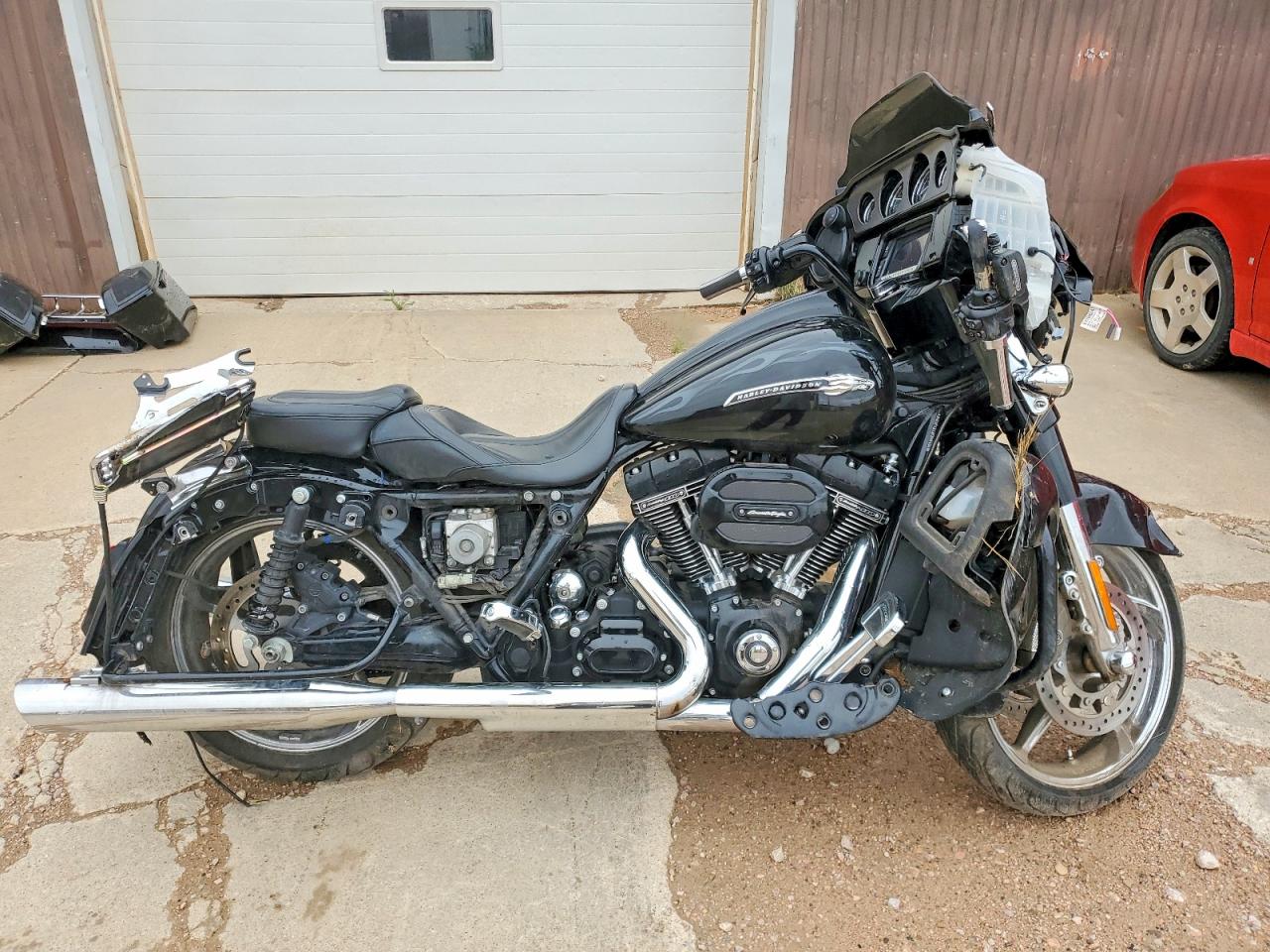 2015 HARLEY-DAVIDSON FL CVO STREET GLIDE | 1HD1PXN11FB964340 | UPCARS