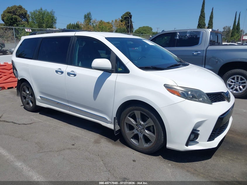 2018 TOYOTA SIENNA SE 8 PASSENGER | 5TDXZ3DC6JS958262 | UPCARS