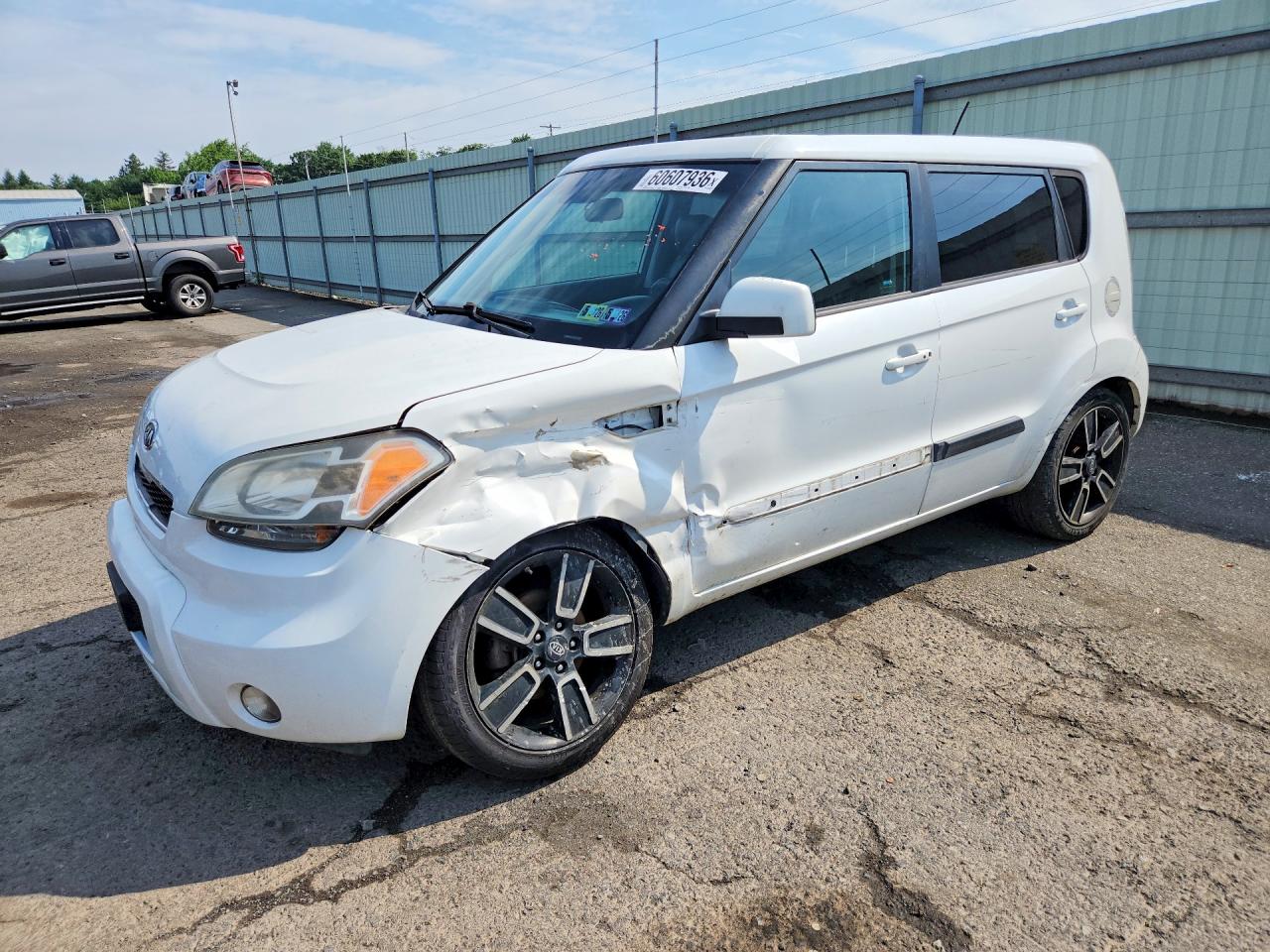 2011 KIA SOUL + | KNDJT2A20B7729102 | UPCARS