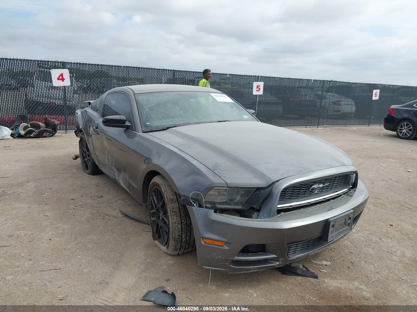 2014 FORD MUSTANG V6 | 1ZVBP8AM8E5268239 | UPCARS