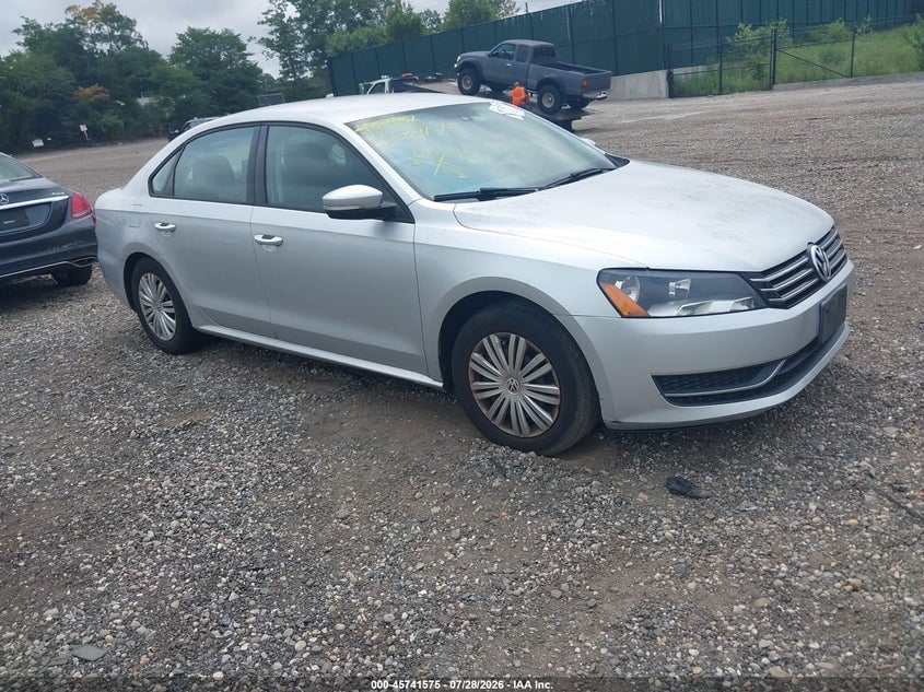 2015 VOLKSWAGEN PASSAT 1.8T S | 1VWAT7A37FC043963 | UPCARS