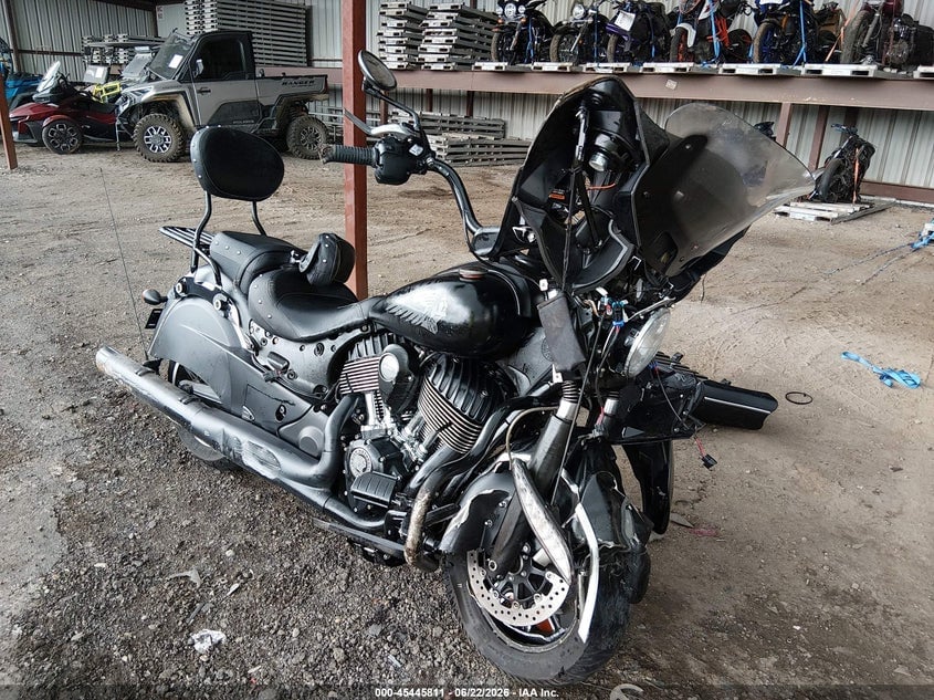 2017 INDIAN MOTORCYCLE CO. CHIEFTAIN DARK HORSE | 56KTCDAA0H3344984 | UPCARS